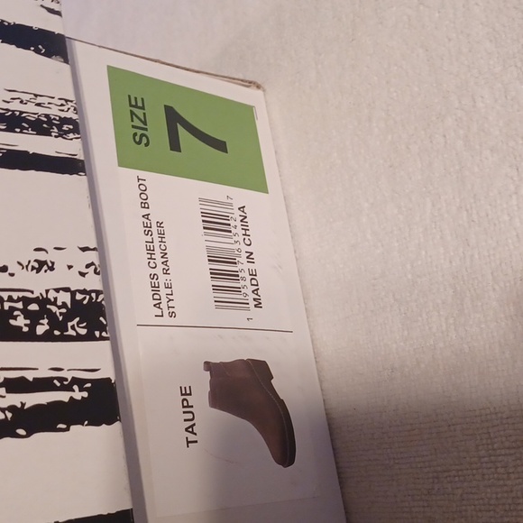 DV by Dolce Vita Taupe Ankle Boots Size 7 Rancher Style Chelsea Boots - Picture 2 of 5